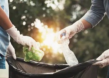 Insieme per Canelli organizza la prima esercitazione in piazza di raccolta differenziata dei rifiuti