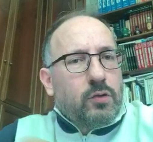 Il sindaco durante la diretta