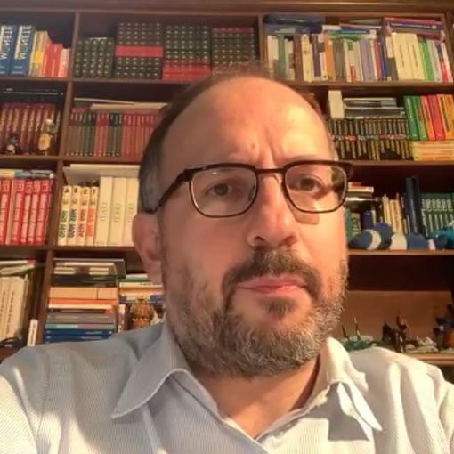 Oltre 100 volontari in collaborazione con la Caritas per le consegne a domicilio di cibo e farmaci, agevolazioni per partite iva e ristoratori