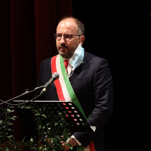 Maurizio Rasero con fascia tricolore