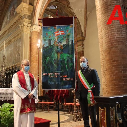 Don Giuseppe Gallo ritratto con il sindaco Rasero (ph. Merfephoto - Efrem Zanchettin)