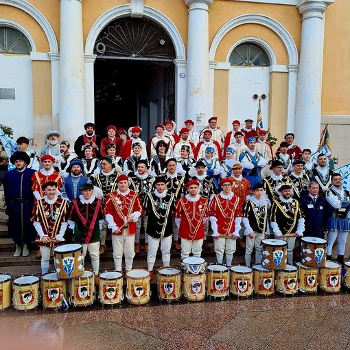 Un gemellaggio all'insegna della tradizione: il Borgo Viatosto conquista Oristano