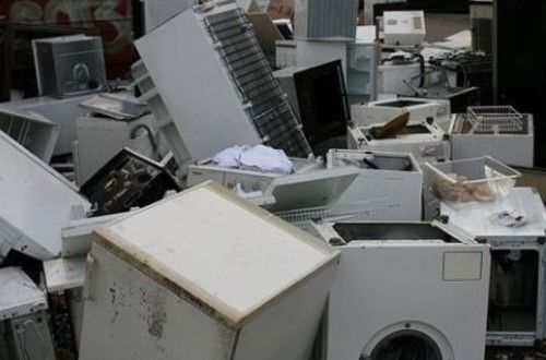 Lavatrici, tv, lampade e condizionatori. In un anno ogni piemontese butta via cinque chili di elettronica