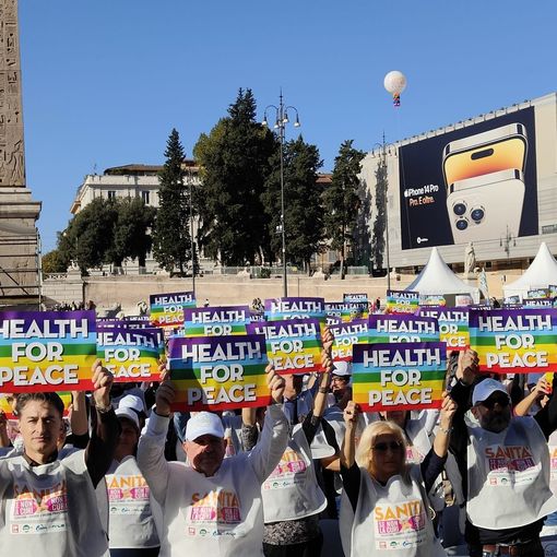 A Roma si manifesta per il diritto alla salute. Protesta di Fp Cgil, Cisl Fp, Uil Fpl, Fials e Nursind. &quot;La sanità se non la curi non ti cura&quot;