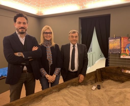 il presidente Pierluigi Vaccaneo, il vicesindaco vicario Laura Capra e il presidente ACA Giuliano Viglione
