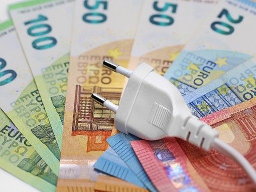 Luce e gas schizzano alle stelle, in Piemonte le bollette del 2021 cresciute del 28%