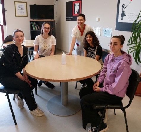 Gli studenti del liceo curvatura Biomedica nel reparto di Cardiologia dell’Ospedale di Asti