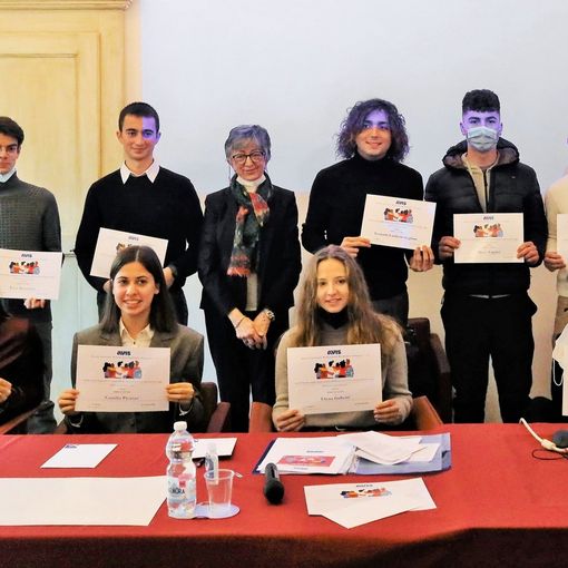 Studenti meritevoli ed anche donatori di sangue: dieci borse di studio consegnate dall'Avis (MerfePhoto)