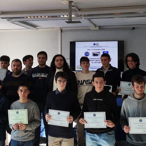 Consegnate le borse di studio  agli studenti più meritevoli dell'Artom