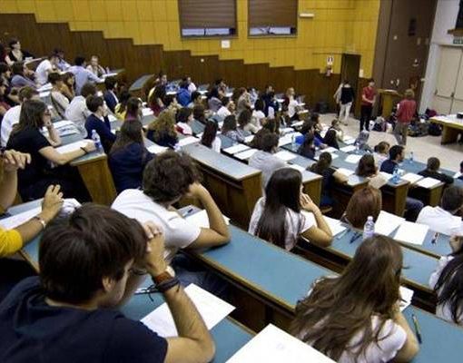 Università, svolta storica per il Piemonte: niente borse di studio per gli studenti violenti