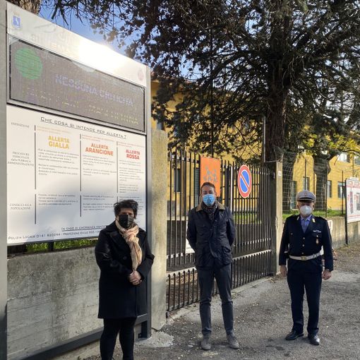 da sinistra l'assessore alla Protezione Civile Raffaella Basso, il Sindaco Paolo Lanzavecchia e il comandante di Polizia Locale Diego Zoppini.