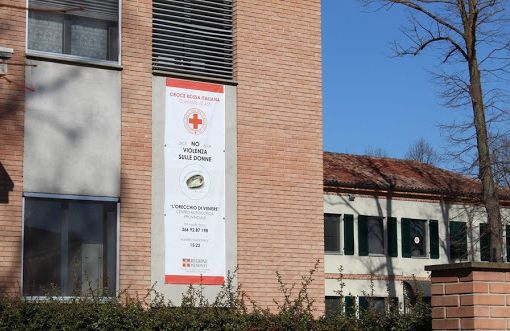 Coronavirus e violenza domestica, l'Orecchio di Venere è aperto e offre sostegno psicologico alle donne astigiane