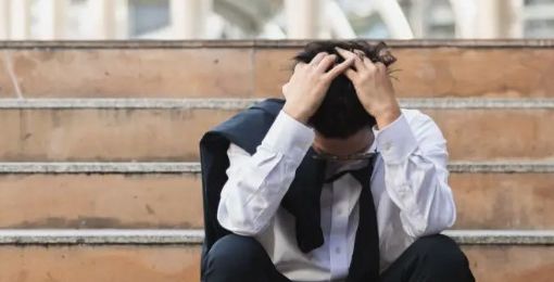 Quarantenne, impiegato, con prestiti tra 10 e 20 mila euro: l'identikit dell'italiano medio indebitato