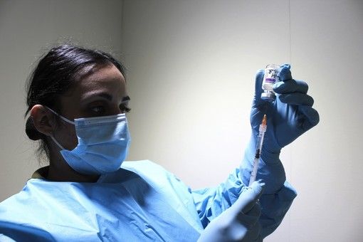 Da oggi in Piemonte è possibile modificare la data del vaccino per motivi di salute, lavoro, studio o viaggio