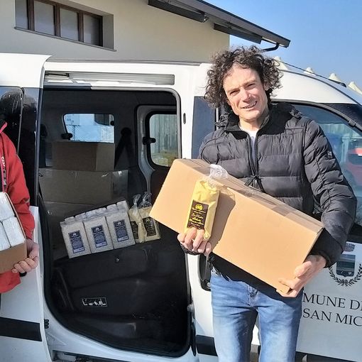 Il sindaco di Dusino con Paolo Turco di Sapori Nostrani