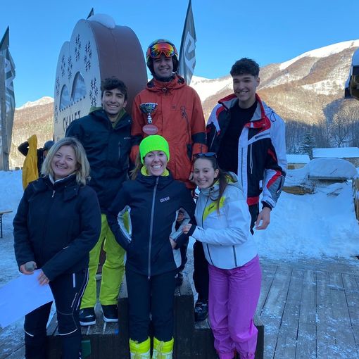 Il liceo scientifico Vercelli vince tutte le gare a squadre degli studenteschi di sci e snowboard [FOTO]