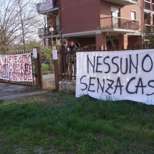 La palazzina di via Allende ai tempi dell'occupazione