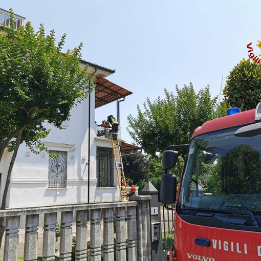 Asti, mattinata intensa per i vigili del fuoco in via Nogaro e in via Visconti [FOTO]