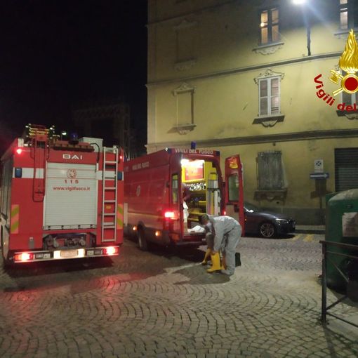 Fuga di monossido di carbonio in alloggio di via Guttuari ad Asti. Malore per due persone