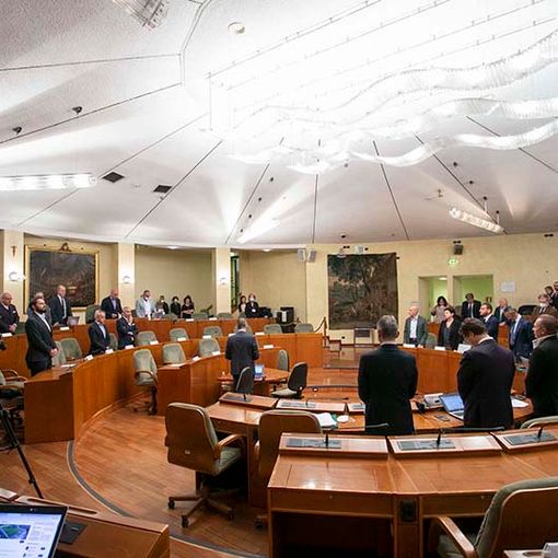 “Morti sul lavoro, le norme ci sono: vanno rispettate”. Il consiglio regionale del Piemonte ricorda le 64 vittime sul lavoro