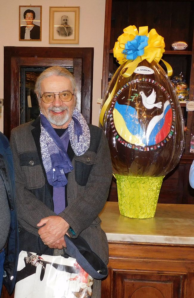 Paolo Fresu con l'uovo gigante