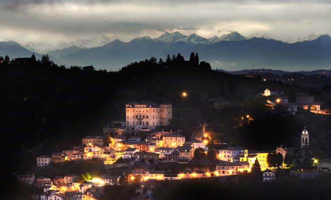 Una bella immagine panoramica di Canelli Una bella immagine panoramica di Canelli
