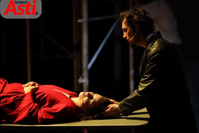 Un'immagine tratta dalla data di Asti Teatro 2024 (MerfePhoto) Un'immagine tratta dalla data di Asti Teatro 2024 (MerfePhoto)