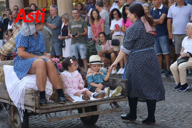 Un momento della sfilata del Festival delle Sagre (Merphefoto)