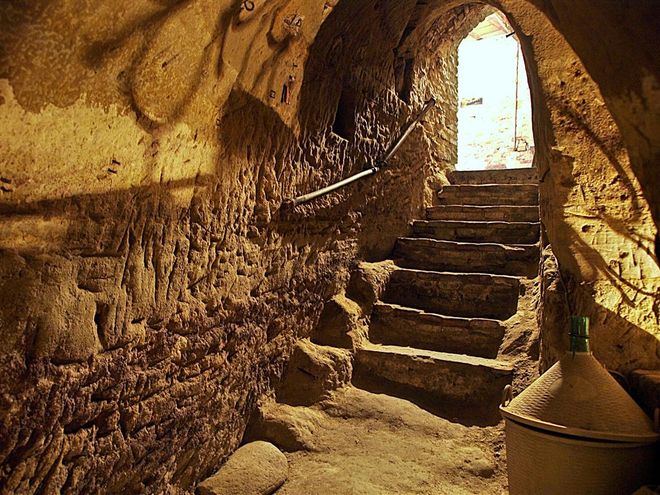 Entrata di uno dei crotin di Calosso