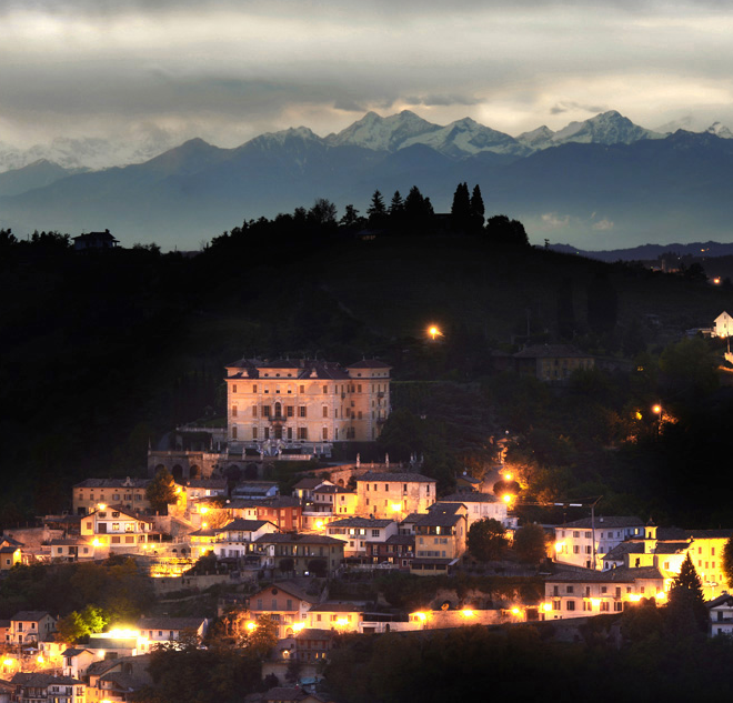 Una bella immagine panoramica di Canelli