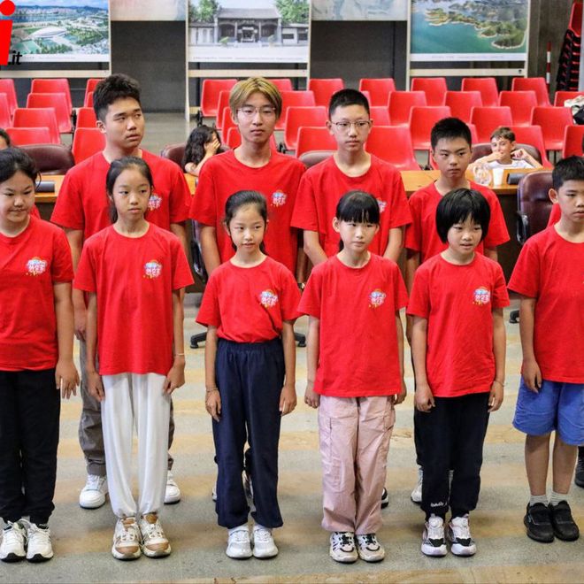 La delegazione dei giovanissimi tra gli 8 e i 14 anni (MerfePhoto)