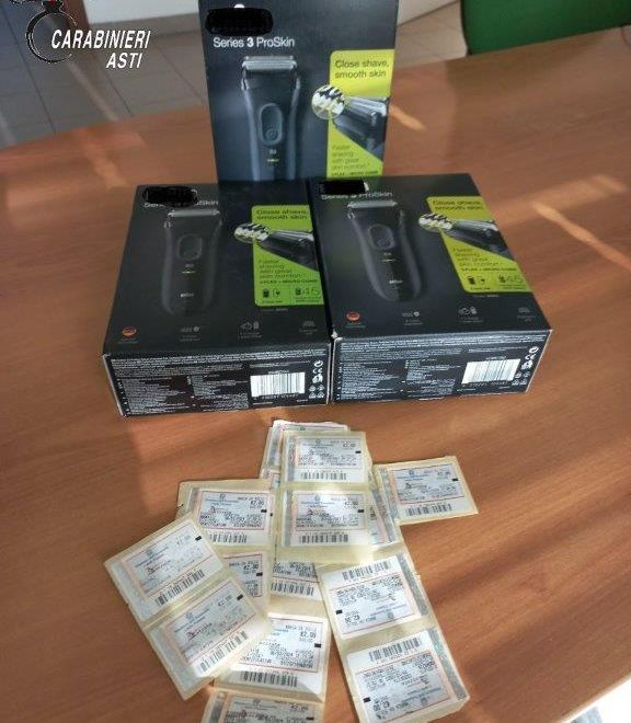 Astigiano tenta di rubare all'interno di un'autovettura e viene arrestato. In casa i carabinieri trovano alcuni oggetti e valori. Continuano le indagini