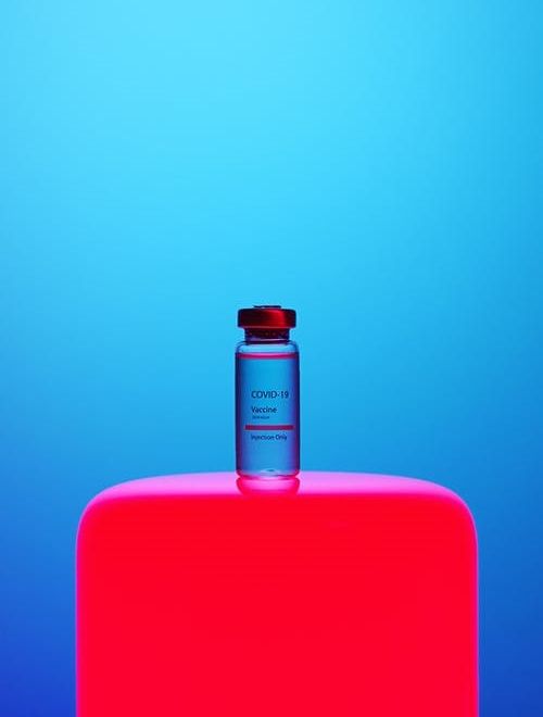 Covid-19, minori e vaccini, quando lo Stato non incentiva, ma obbliga