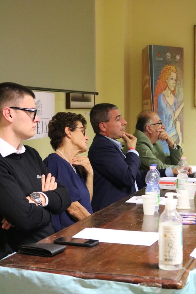 Lo studente universitario membro di Politeia Edoardo Scarrone, l'assessore alla Cultura Ausilia Quaglia, il professor Giorgio Barberis e il presidente di Politeia Maurizio Carcione