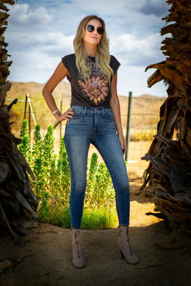 Texani: perché sono un must have? Come abbinarli al proprio outfit