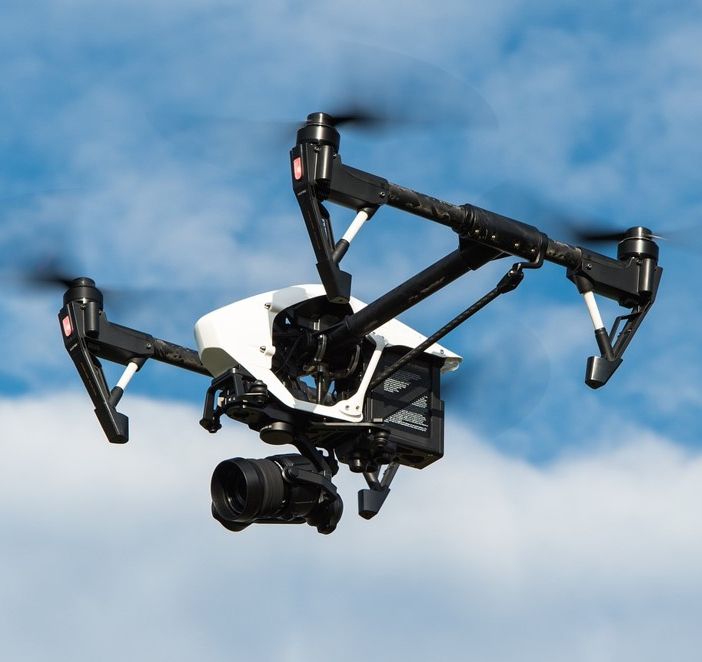 L'impatto dei mini droni con telecamera nel mondo commerciale: usi e applicazioni