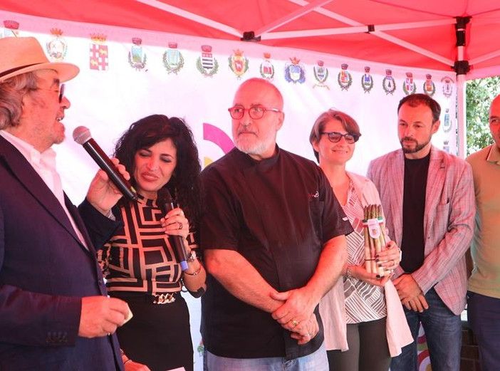 Santena (TO): Il ristorante Monti di Torino vince il primo premio del contest &quot;Il fascino dell'Asparago e dei Fiori eduli&quot;