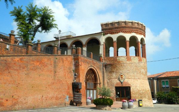 A Moncalvo si celebra il connubio tra carne di Fassone , olio extravergine del Monferrato e vini delle terre d'Aleramo