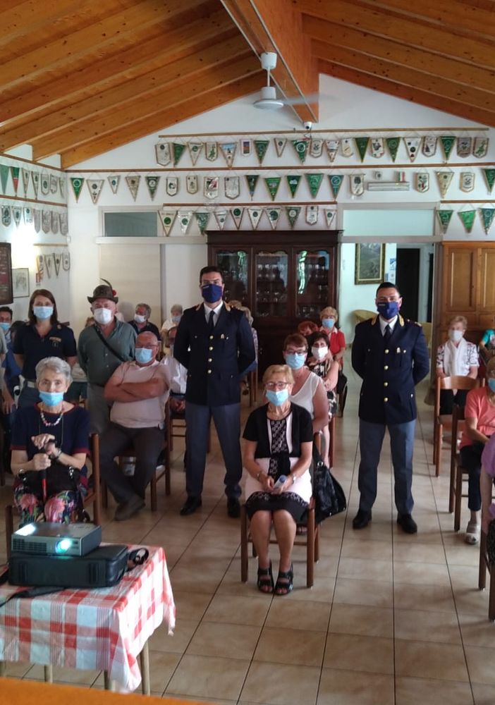 La Polizia di Stato contro le truffe agli anziani: concluse le prime tappe della campagna &quot;Non siete soli…Chiamateci sempre&quot;  (FOTOGALLERY)