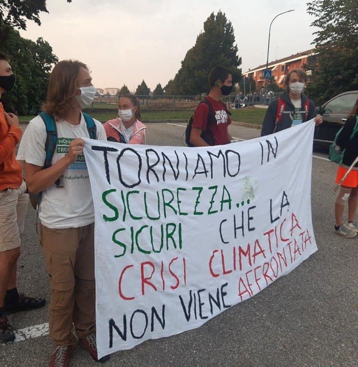 Immagine tratta dalla pagina Facebook dei Fridays for Future Asti
