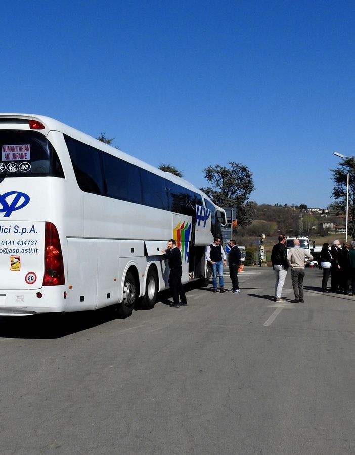 63 nuovi profughi arrivati in Italia con un bus di Asp, 2 nell'Astigiano