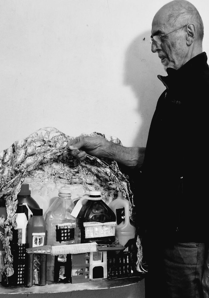 Calosso: l'artista Roberto Montafia trasforma la sua casa in un'installazione