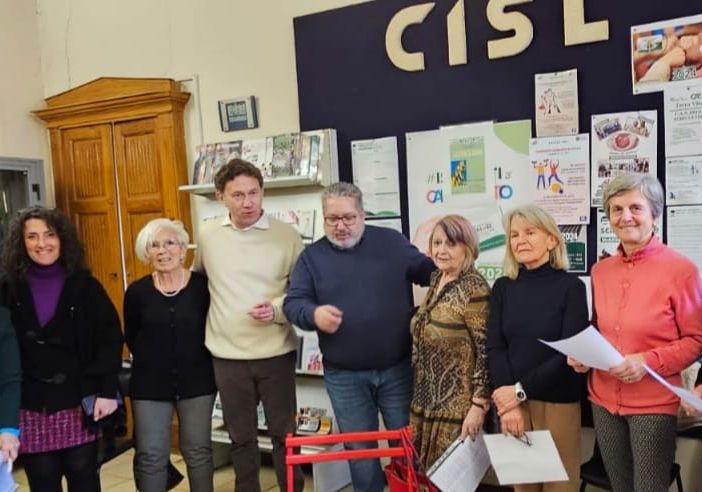 Anche la Cisl Alessandria Asti celebra le donne con Anteas. Una sedia rossa &quot;vuota&quot; per ricordare degli abusi