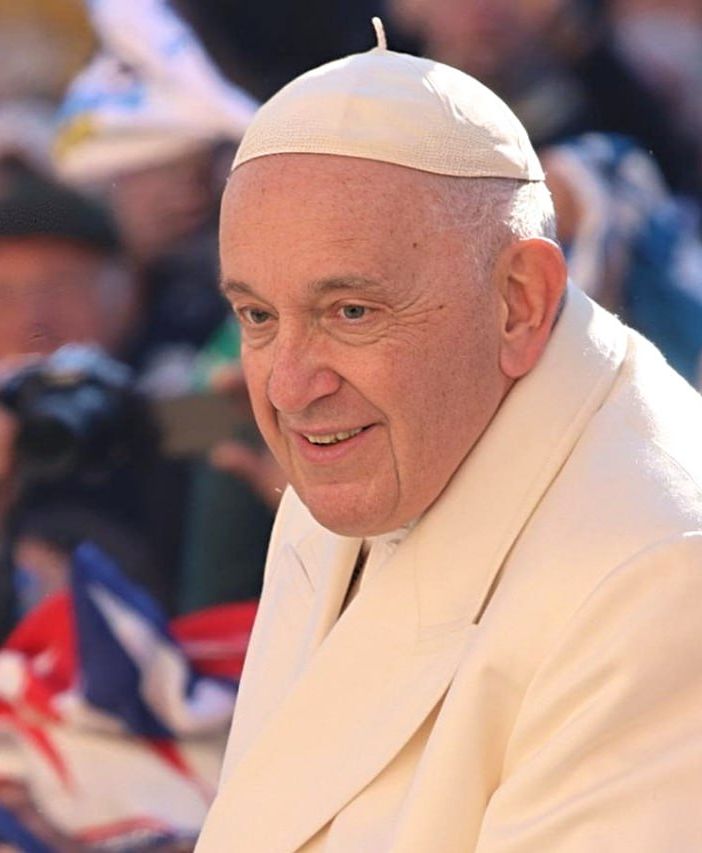 Un immagine di Papa Bergoglio durante la sua visita astigiana - Ph. Merfephoto - Efrem Zanchettin