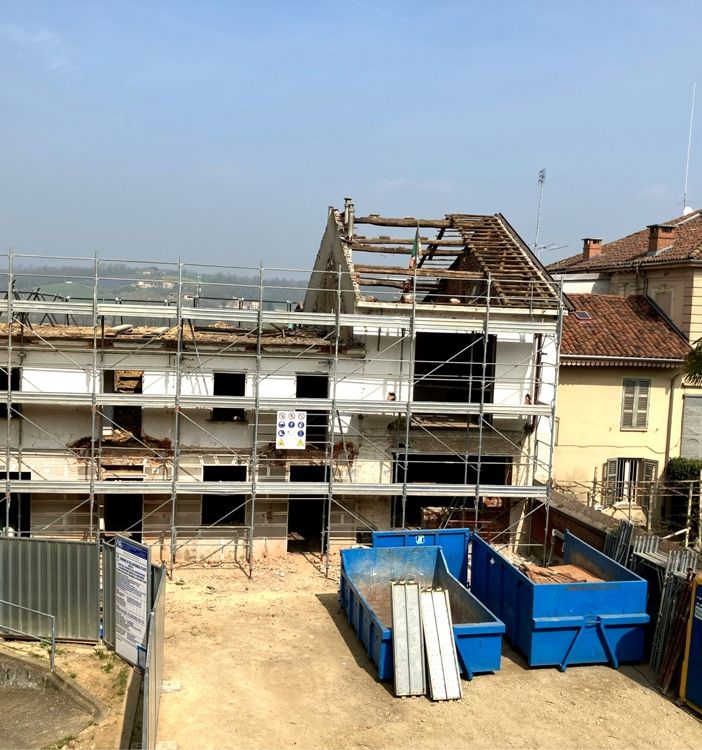 Il cantiere di lavoro per Piazza delle donne