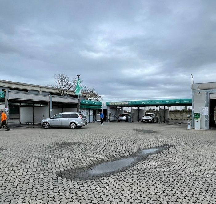 L'autolavaggio di via Pisa