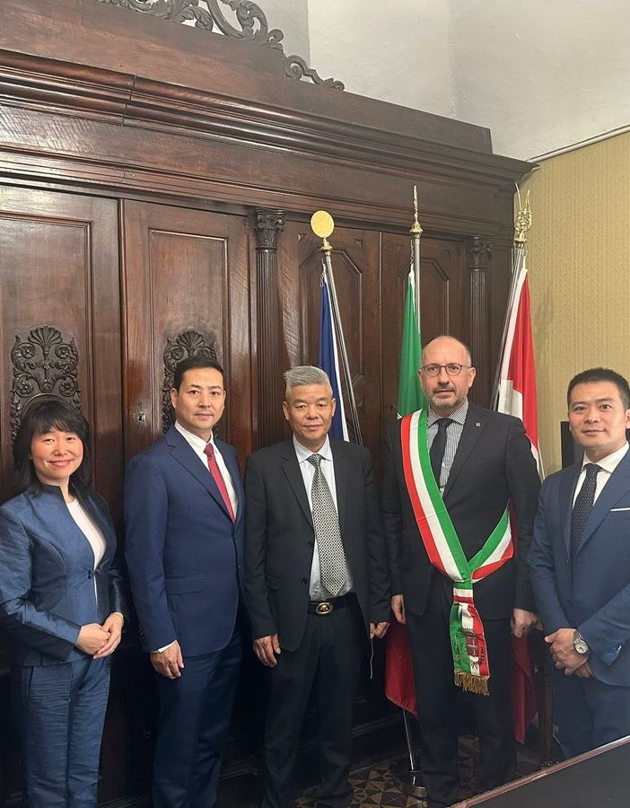 La delegazione ricevuta in Comune