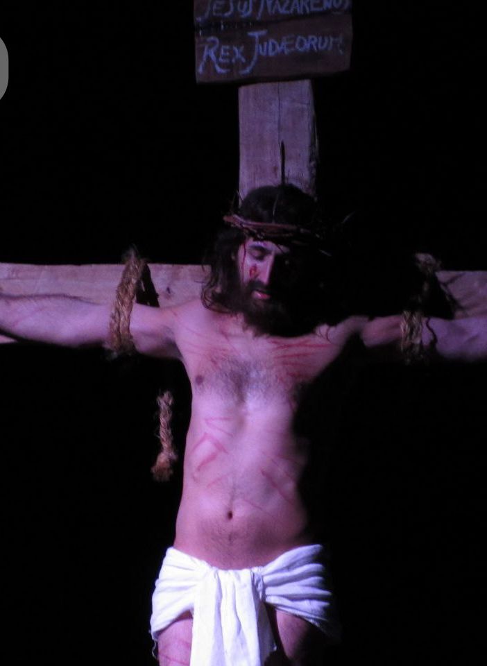 Una scena della Via Crucis di Antignano