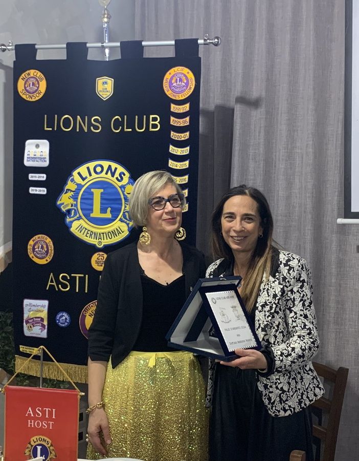 Barbara Molina (a destra) con la presidente Lions, Simona Bottero