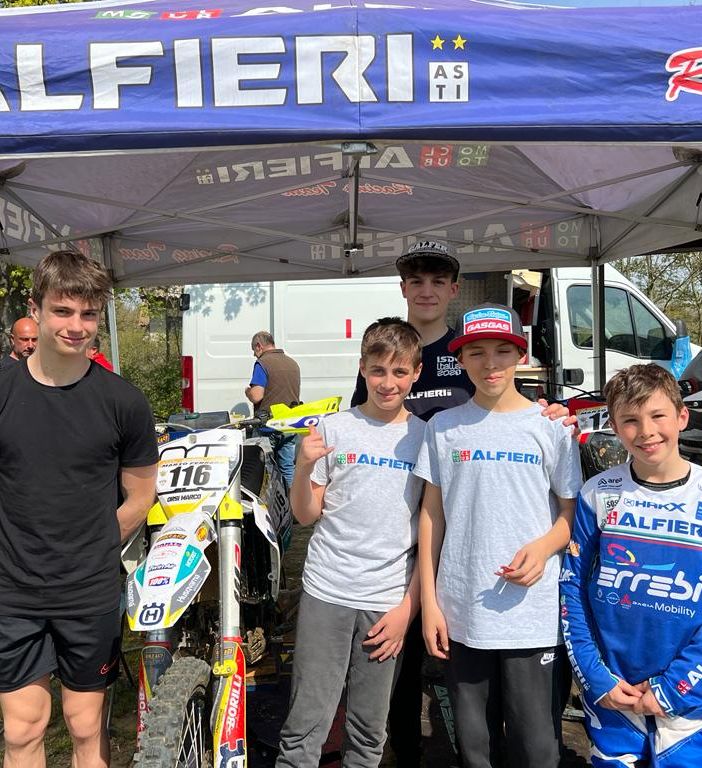 I 'piccoli' del moto club Alfieri alla prima del Trofeo Ferrero